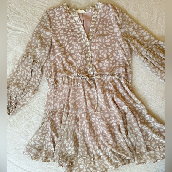 Pink & white long sleeved flowy dress, adjustable tie at the waste, size Large - Picture 4 of 4